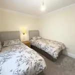 Hollycroft Apartments
